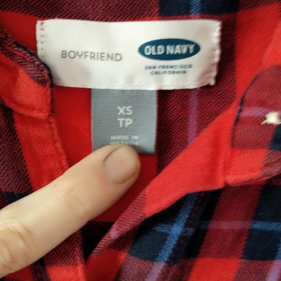 Old Navy Boyfriend Flannel Shirt - Picture 3 of 6